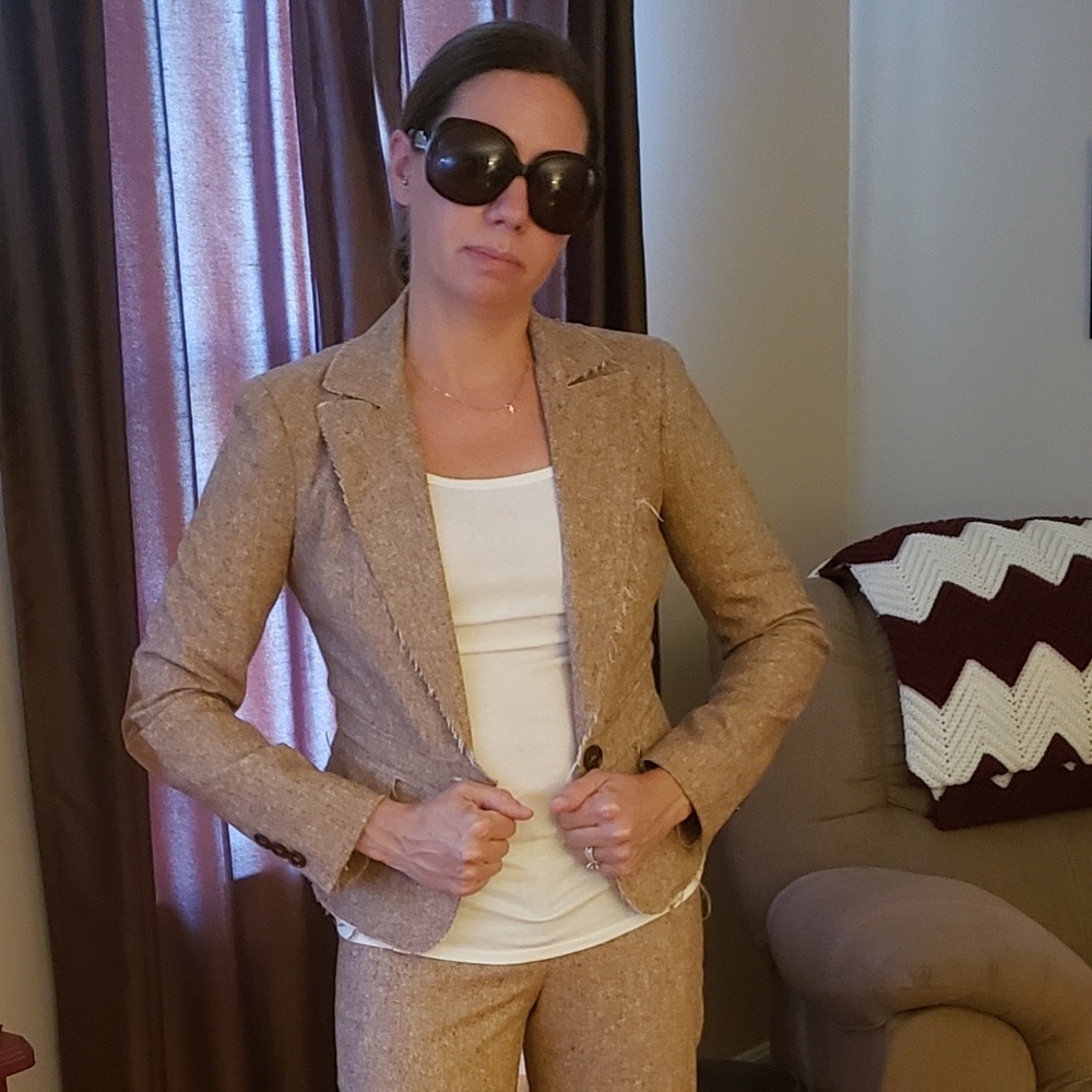 Pants suit